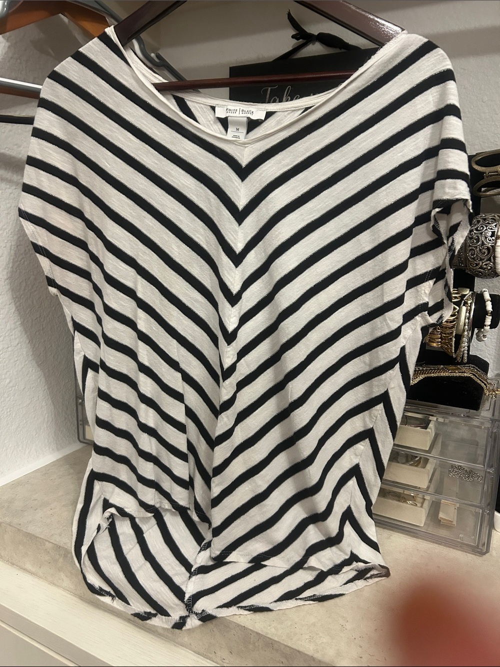 White House Black Market - like new!  Medium Short Sleeve Top - Black/White
